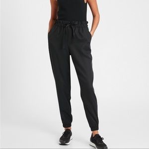 NWT! Banana Republic Black Tencel Paperbag Jogger Pants - Size XL